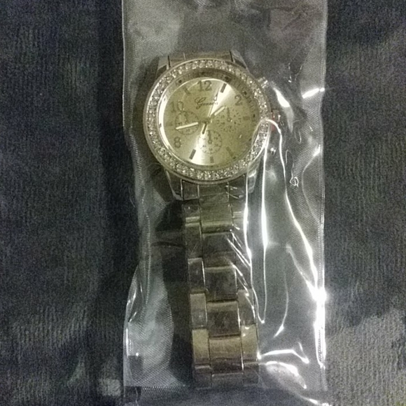 Silver Stainless steel quartz calendar watch - Picture 3 of 7